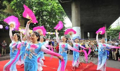 土灣街道工人村社區 文藝匯演助力創文 重慶禮儀展新風